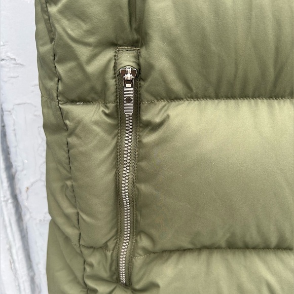 Lululemon khaki weightless wonder down vest, size 8 - Picture 8 of 11